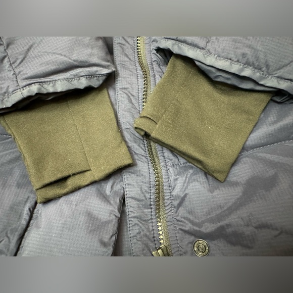 Canada Goose Alliston Packable Short Down Coat - Picture 10 of 15